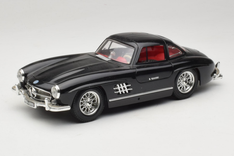 Mercedes 300SL Černý Bburago 1:18 3015-M3 Kov