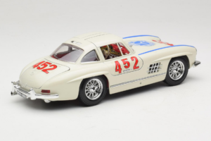 Mercedes 300SL #452 Mille Miglia 1955 Bílý Bburago 1:18 3015-M2 Kov – obrázek 3 z 8