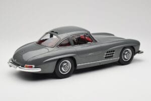 Mercedes 300SL W198 Gullwing Graphite Grey Norev 1:12 123852 Kov – obrázek 2 z 6