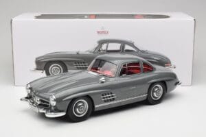 Mercedes 300SL W198 Gullwing Graphite Grey Norev 1:12 123852 Kov – obrázek 6 z 6