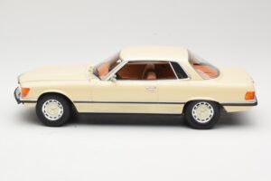 Mercedes 350 SLC C107 Bílý Cult Models 1:18 CML049-1 Kov – obrázek 3 z 6