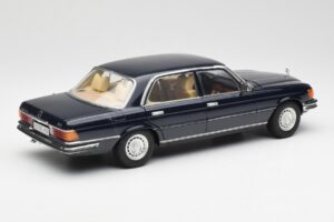 Mercedes 450 SEL 6.9 W116 Tmavě Modrý Revell 1:18 8956 Kov – obrázek 3 z 8