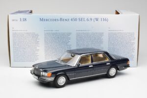 Mercedes 450 SEL 6.9 W116 Tmavě Modrý Revell 1:18 8956 Kov – obrázek 8 z 8