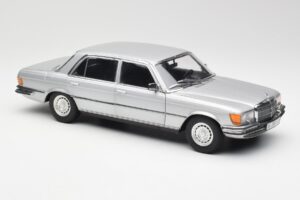 Mercedes 450 SEL 6.9 W116 Stříbrný Revell 1:18 8955 Kov – obrázek 6 z 8
