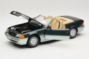 Mercedes 500 SL R129 Stříbrně Zelený Revell 1:18 8802 Kov – obrázek 2 z 8