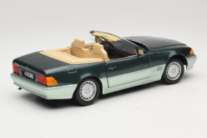 Mercedes 500 SL R129 Stříbrně Zelený Revell 1:18 8802 Kov – obrázek 3 z 8