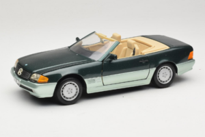 Mercedes 500 SL R129 Stříbrně Zelený Revell 1:18 8802 Kov