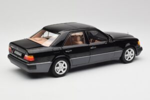 Mercedes 500E W124 Černý Limitovaná Edice Norev 1:18 183949 Kov – obrázek 3 z 12