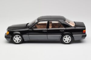 Mercedes 500E W124 Černý Limitovaná Edice Norev 1:18 183949 Kov – obrázek 4 z 12