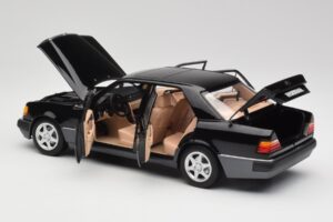 Mercedes 500E W124 Černý Limitovaná Edice Norev 1:18 183949 Kov – obrázek 5 z 12