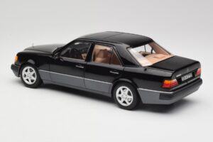 Mercedes 500E W124 Černý Limitovaná Edice Norev 1:18 183949 Kov – obrázek 7 z 12