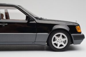 Mercedes 500E W124 Černý Limitovaná Edice Norev 1:18 183949 Kov – obrázek 8 z 12