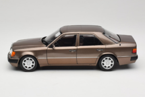 Mercedes 500E W124 Impala Metallic Norev 1:18 183954 Kov – obrázek 4 z 8