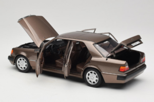 Mercedes 500E W124 Impala Metallic Norev 1:18 183954 Kov – obrázek 5 z 8