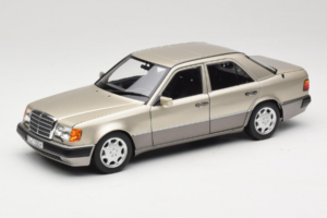 Mercedes 500E W124 Smoke Silver Dealerská Edice Norev 1:18 B66040724 Kov