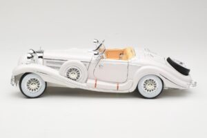 Mercedes 500K Special Roadster Bílý Premiere Edition Maisto 1:18 536055 Kov – obrázek 4 z 8