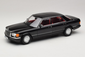 Mercedes 560 SEL W126 Černý S Červeným Interiérem Norev 1:18 183788 Kov