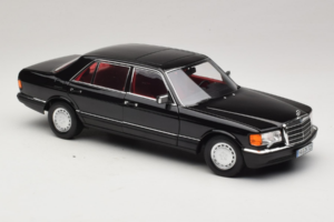 Mercedes 560 SEL W126 Černý S Červeným Interiérem Norev 1:18 183788 Kov – obrázek 6 z 8