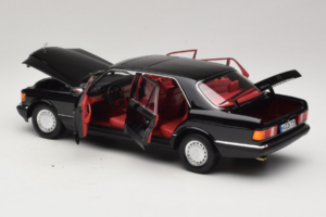 Mercedes 560 SEL W126 Černý S Červeným Interiérem Norev 1:18 183788 Kov – obrázek 7 z 8