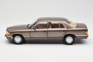 Mercedes 560 SEL W126 Impala Hnědý Edice Dealer Norev 1:18 B66040646 Kov – obrázek 4 z 8