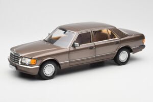 Mercedes 560 SEL W126 Impala Hnědý Edice Dealer Norev 1:18 B66040646 Kov
