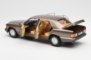 Mercedes 560 SEL W126 Impala Hnědý Edice Dealer Norev 1:18 B66040646 Kov – obrázek 5 z 8
