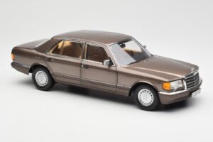 Mercedes 560 SEL W126 Impala Hnědý Edice Dealer Norev 1:18 B66040646 Kov – obrázek 6 z 8
