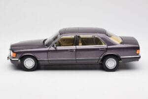 Mercedes 560 SEL W126 Fialový Metallic Norev 1:18 183544 Kov – obrázek 4 z 8