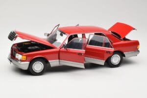 Mercedes 560 SEL W126 Červený Norev 1:18 183463 Kov – obrázek 2 z 8