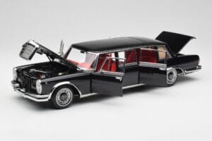 Mercedes 600 Pullman W100 Černý NZG 1:18 1071/50 Kov – obrázek 2 z 8