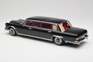 Mercedes 600 Pullman W100 Černý NZG 1:18 1071/50 Kov – obrázek 7 z 8