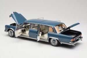 Mercedes 600 Pullman W100 Modrý NZG 1:18 B66040707 Kov – obrázek 5 z 8