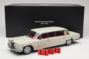 Mercedes 600 Pullman W100 Světle Šedý NZG 1:18 B66040708 Kov – obrázek 8 z 8