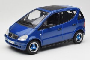 Mercedes A-Class W168 Tmavě Modrý Maisto 1:18 B66005219 Kov