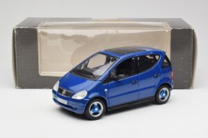 Mercedes A-Class W168 Tmavě Modrý Maisto 1:18 B66005219 Kov – obrázek 8 z 8