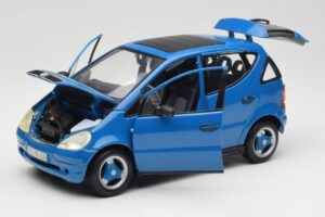 Mercedes A-Class W168 Světle Modrý Maisto 1:18 37800-M5 Kov – obrázek 2 z 8