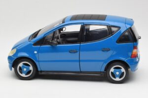 Mercedes A-Class W168 Světle Modrý Maisto 1:18 37800-M5 Kov – obrázek 4 z 8