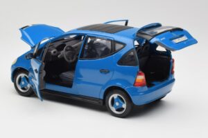 Mercedes A-Class W168 Světle Modrý Maisto 1:18 37800-M5 Kov – obrázek 5 z 8