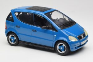 Mercedes A-Class W168 Světle Modrý Maisto 1:18 37800-M5 Kov – obrázek 6 z 8