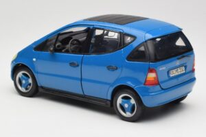 Mercedes A-Class W168 Světle Modrý Maisto 1:18 37800-M5 Kov – obrázek 7 z 8