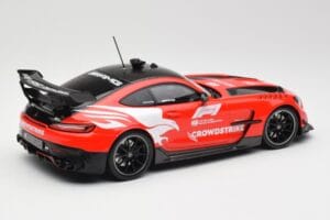 Mercedes AMG GT Black Series C190 Safety Car F1 2023 Minichamps 1:18 155032091 Kov – obrázek 2 z 6