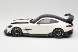 Mercedes AMG GT C190 Black Series Designo Diamond Bílý Metallic Minichamps 1:18 155032022 Kov – obrázek 3 z 6