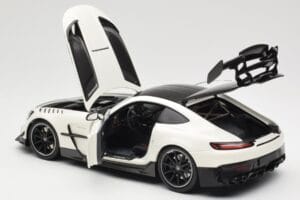 Mercedes AMG GT C190 Black Series Diamond White Metallic Minichamps 1:18 110032020 Kov – obrázek 5 z 8