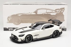 Mercedes AMG GT C190 Black Series Diamond White Metallic Minichamps 1:18 110032020 Kov – obrázek 8 z 8