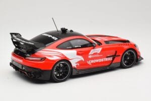 Mercedes AMG GT C190 Black Series Safety Car F1 2022 Minichamps 1:18 155032090 Kov – obrázek 2 z 6