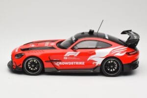 Mercedes AMG GT C190 Black Series Safety Car F1 2022 Minichamps 1:18 155032090 Kov – obrázek 3 z 6