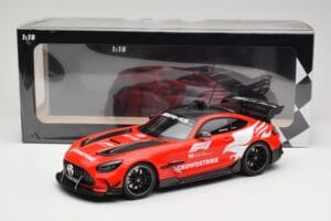 Mercedes AMG GT C190 Black Series Safety Car F1 2022 Minichamps 1:18 155032090 Kov – obrázek 6 z 6