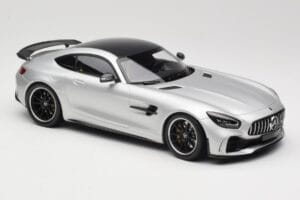 Mercedes AMG GT R C190 Stříbrný Minichamps 1:18 155036025 Kov – obrázek 4 z 6