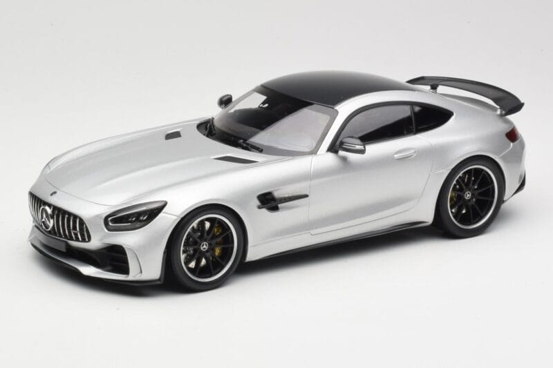 Mercedes AMG GT R C190 Stříbrný Minichamps 1:18 155036025 Kov