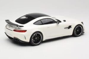 Mercedes AMG GT R C190 Bílý Metalíza Minichamps 1:18 155036028 Kov – obrázek 2 z 6